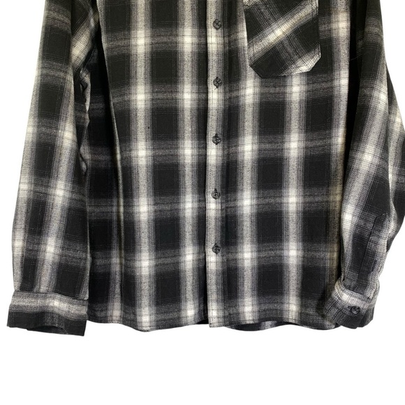 BROOKLYN CLOTHING Men's Size Large Plaid flannel button up long sleeve shirt - Picture 4 of 7